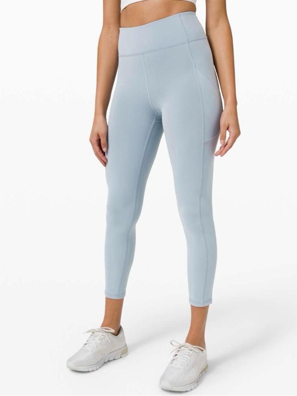 Lululemon Invigorate High-Rise Tight 25"
Chambray size 4